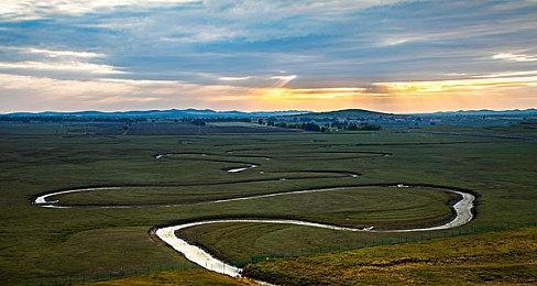 1.0版《星座上升》11月14日上市 同步登陆主机平台